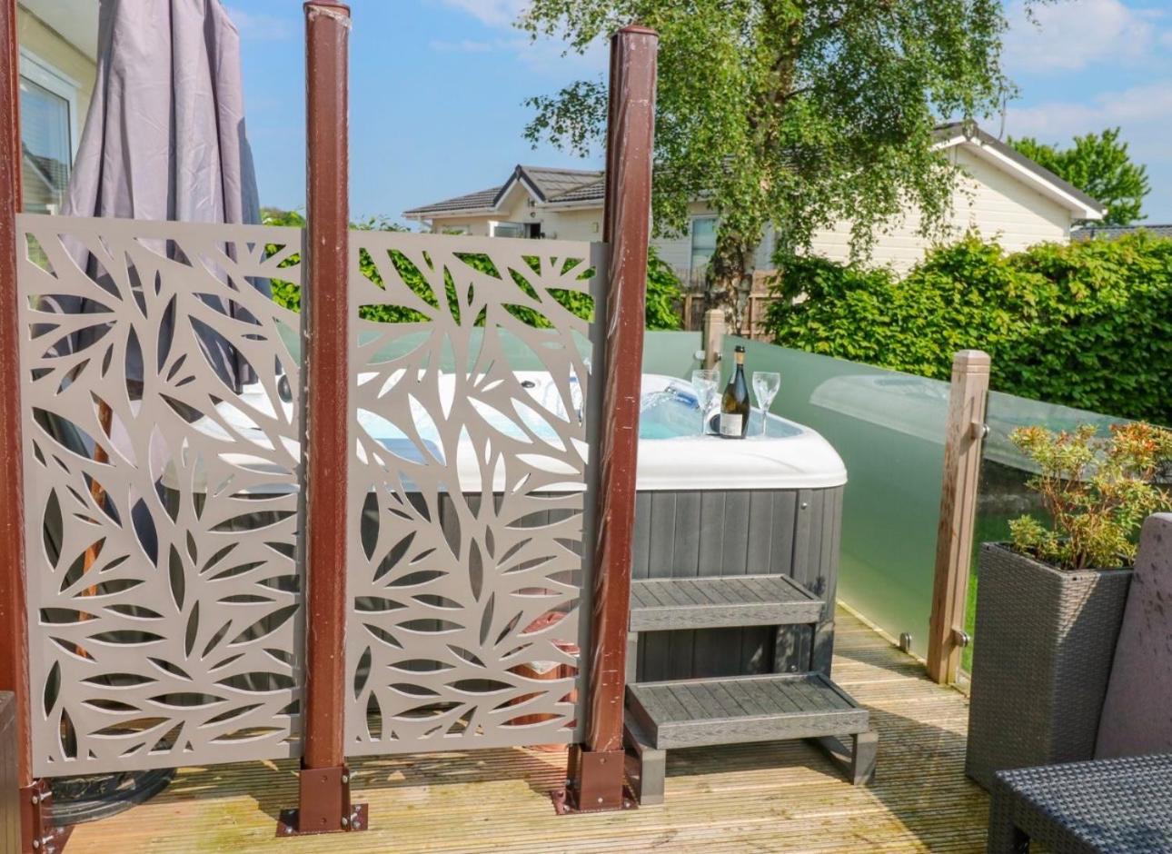 A And C Lodge Plot 21 2 Double Bedrooms Plot 21 With Hot Tub 1 Pet Only No Commercial Vans 4Pm Check In High Hesket 外观 照片
